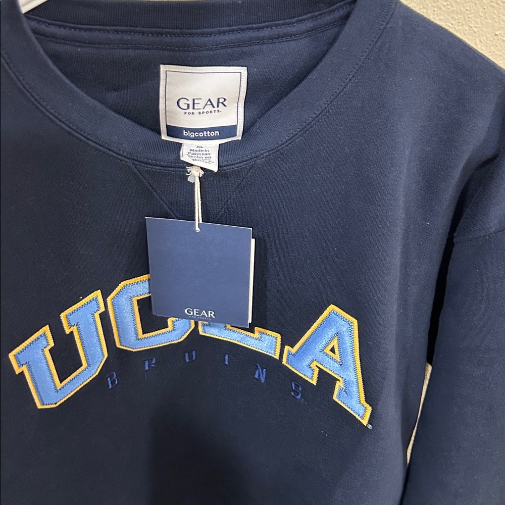 Beautiful UCLA Bruins, Stitched Lettering, 
Men’s X-Large Retail $59, NWT - Picture 4 of 6